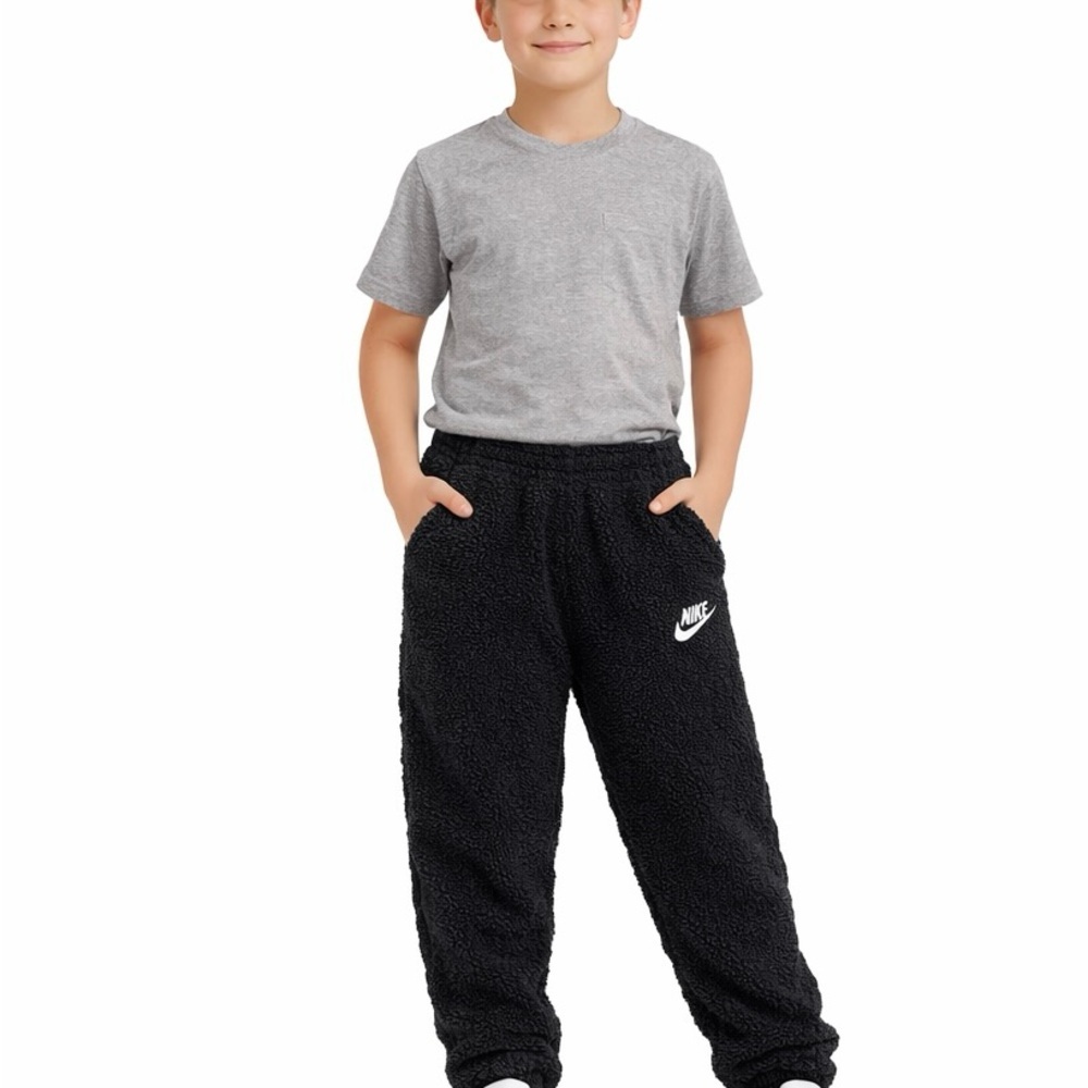 Nike Kids Sherpa Fleece Sweatpants - Size
Medium - Cozy Teddy Material
